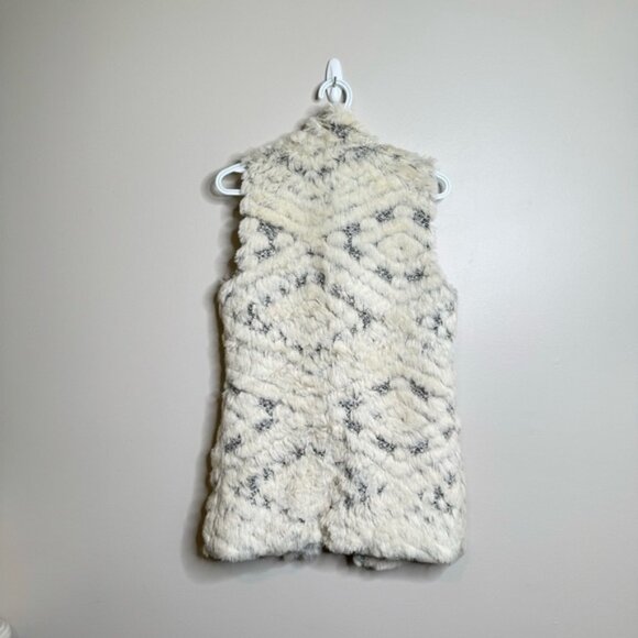 Dynamite Faux Fur Vest - Picture 2 of 6
